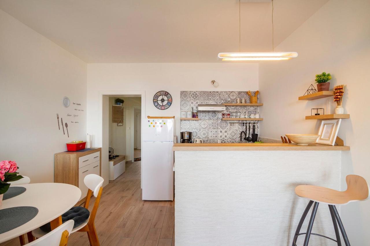 Apartmani Smokovo Jadranovo Eksteriør bilde
